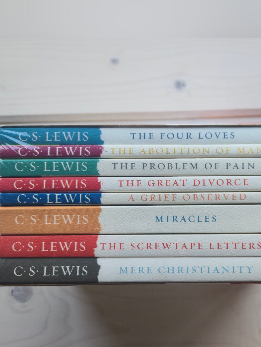 C•S• LEWIS Signature Classics ( 8-Volume Box Set) : An Anthology of 8 - Picture 3 of 3